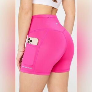 NEW! Fabletics Sz XL Anywhere Motion365+ HW Run 4'' Short